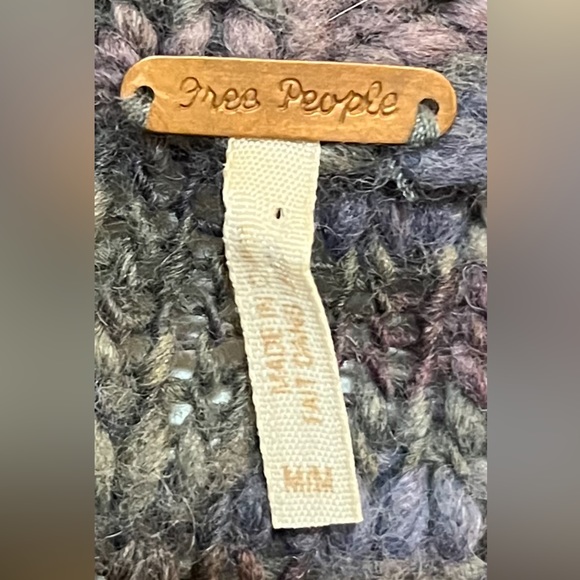 Free People 3/4 length sweater. Size M. Blue/Purple/Hunter Green accents. - Picture 5 of 11